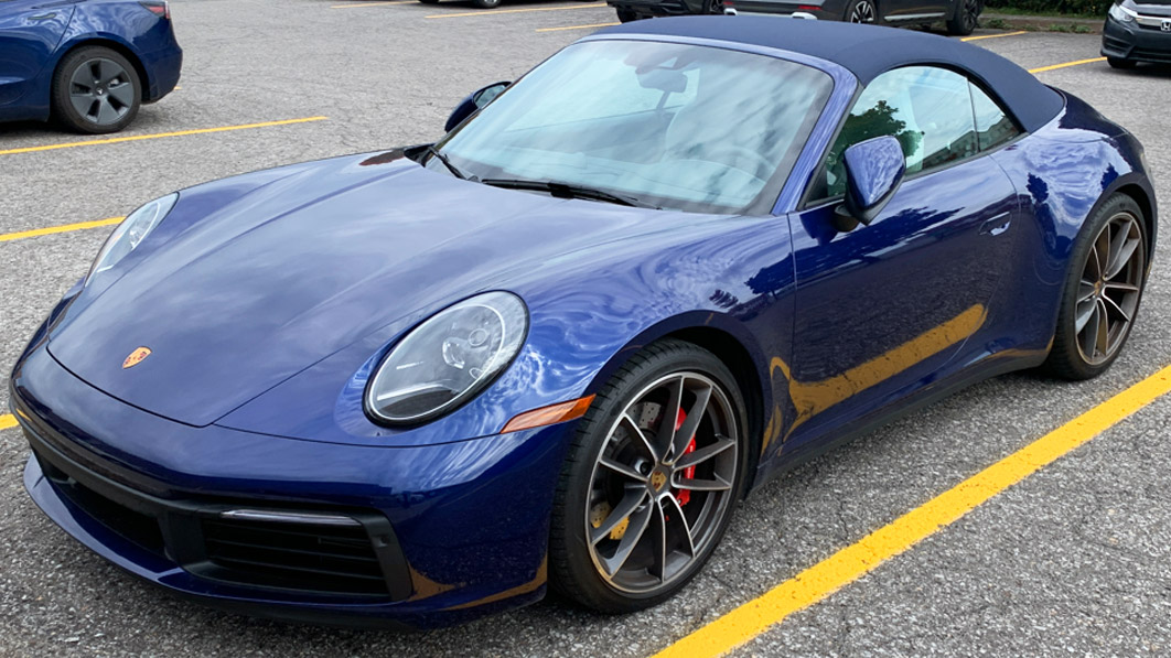 Porsche Carrera bleu 2023